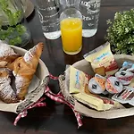 Donna Elena Alojamento de Acomodação e Pequeno-almoço Vico Del Gargano