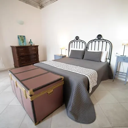 Donna Elena Bed & Breakfast *