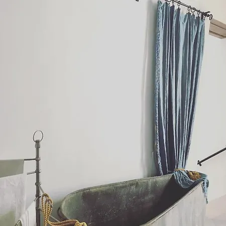 فندق مبيت وإفطار Donna Elena 3*