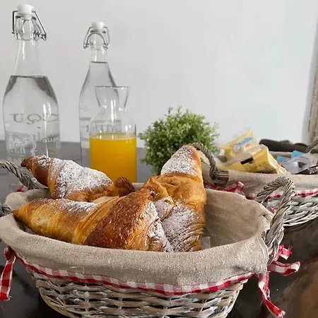 فندق مبيت وإفطار Donna Elena فيكو دل غراغانو