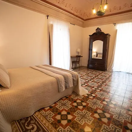 فندق مبيت وإفطار Donna Elena فيكو دل غراغانو