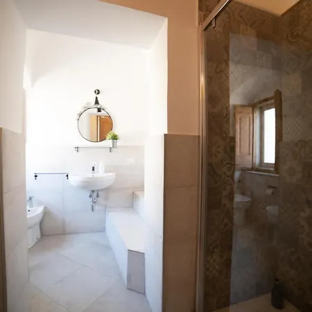 فندق مبيت وإفطار Donna Elena فيكو دل غراغانو