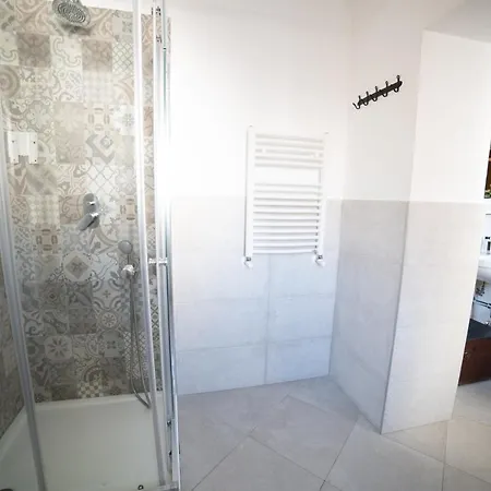 Frühstückspension Donna Elena 3*