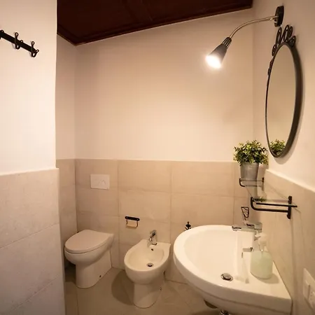 فندق مبيت وإفطار Donna Elena فيكو دل غراغانو