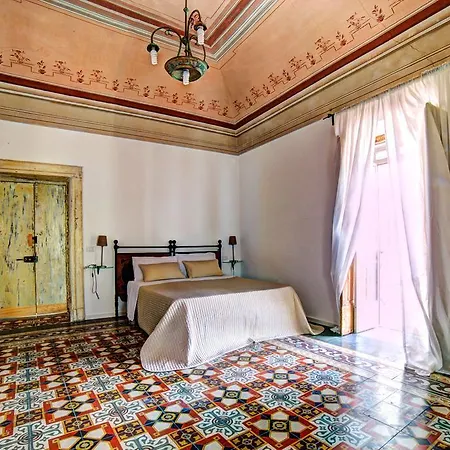 Donna Elena فندق مبيت وإفطار فيكو دل غراغانو