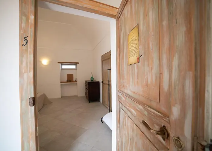 Donna Elena Bed & Breakfast 3*